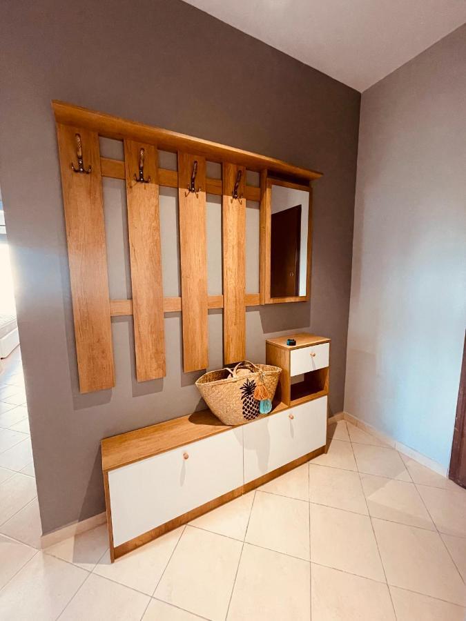 Cheerful 2-Bedroom Apartment In Golem Golem  Exterior foto